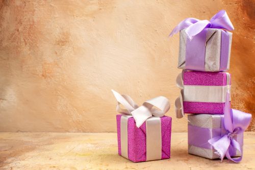 מתנות לחתונת הכסף: המדריך המקיף לבחירת המתנה המושלמת